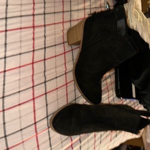 Brand new black boots size 11